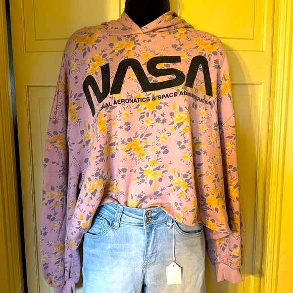 Pink flowery thin hoodie - Picture 1 of 2